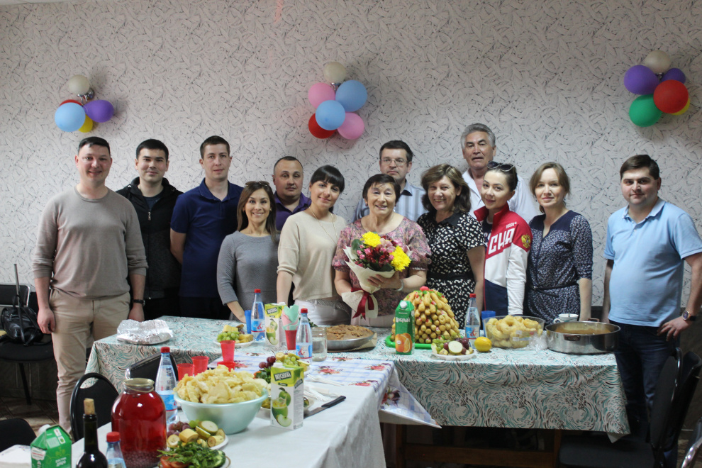 МИР! ТРУД! МАЙ! АЛЬФИНУР!
