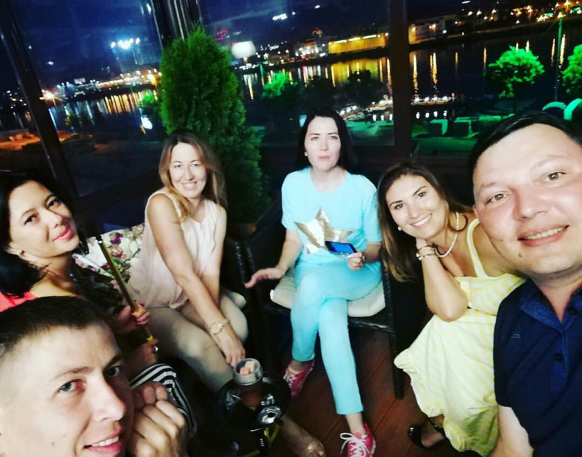 Когда замолкают микрофоны и рабочий день уже закончился...